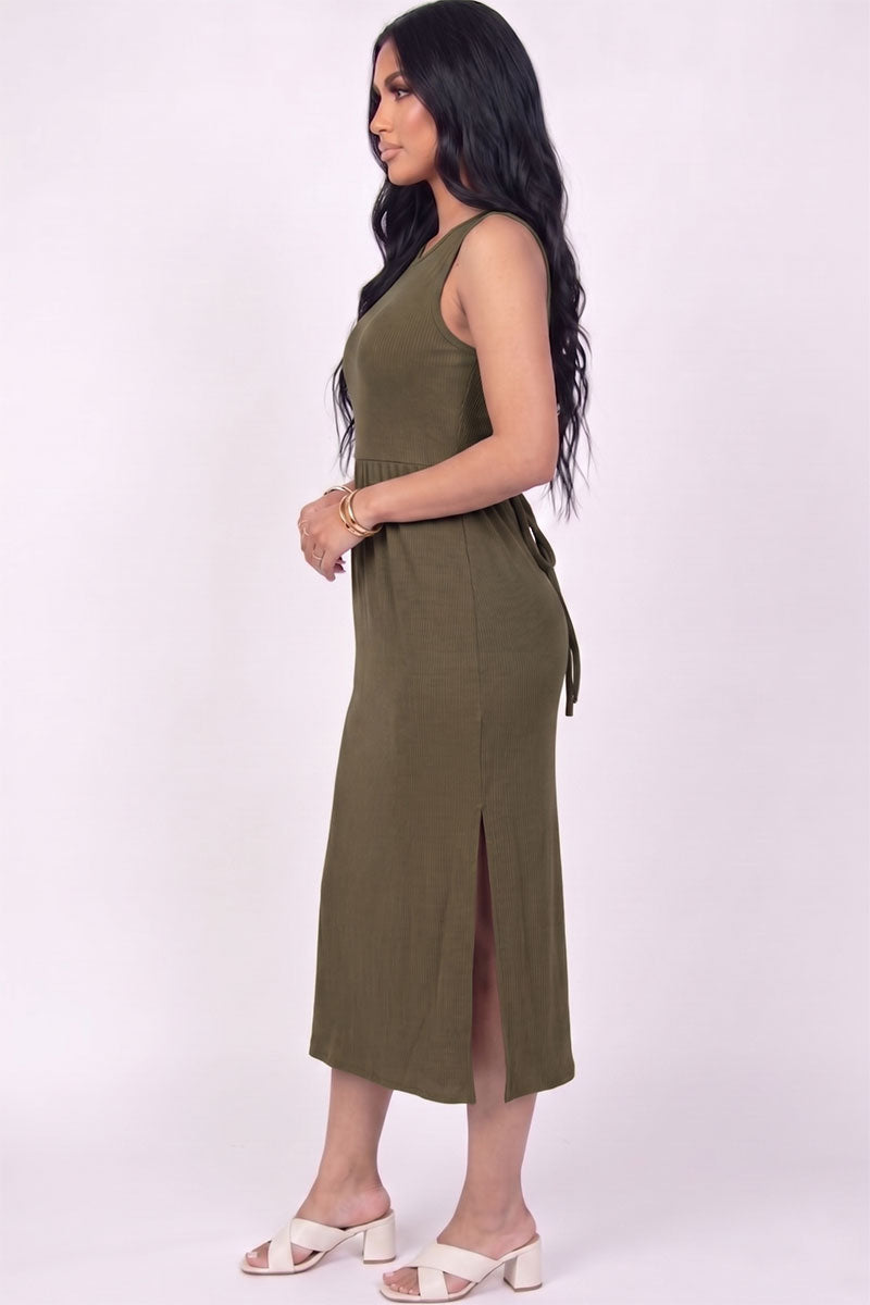 Vestido midi sin mangas con abertura lateral acanalado