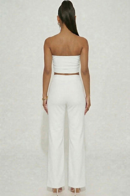 Conjunto de top con corsé sin tirantes y pantalones acampanados