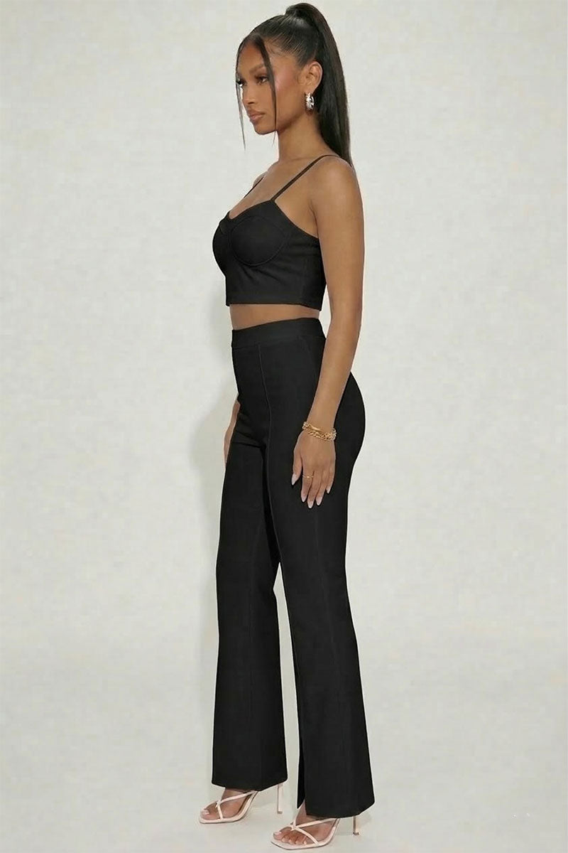 Bustier crop top y pantalones de pierna ancha con abertura frontal